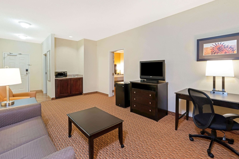 La Quinta Inn & Suites by Wyndham Stillwater-University Area 37/41