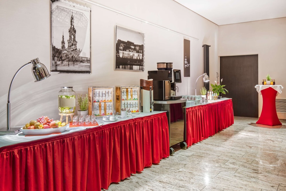 Intercityhotel Dresden 5/59