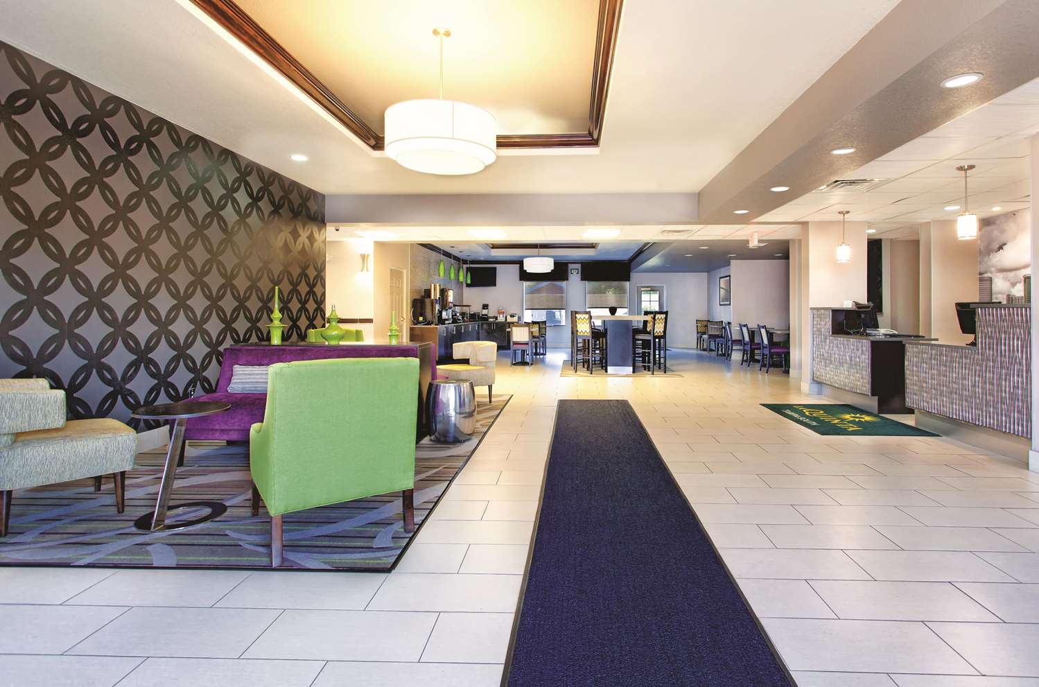 La Quinta Inn & Suites by Wyndham - Tampa South 18/27