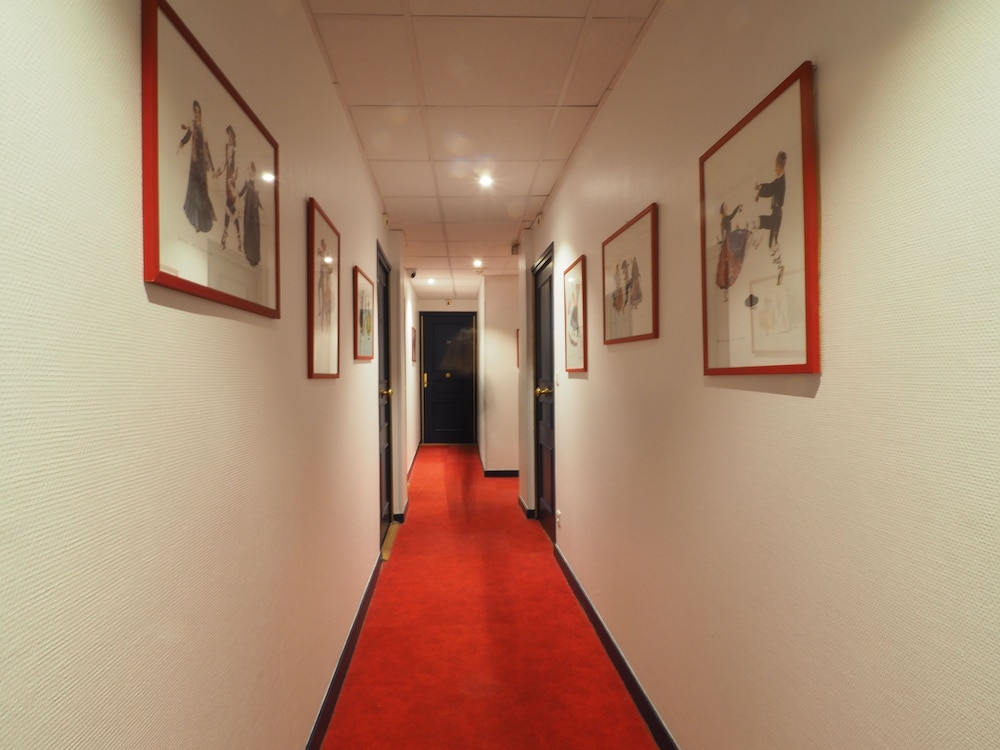 HOTEL DU SIMPLON 45/50