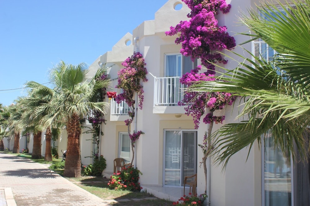 Viras Hotel 35/45