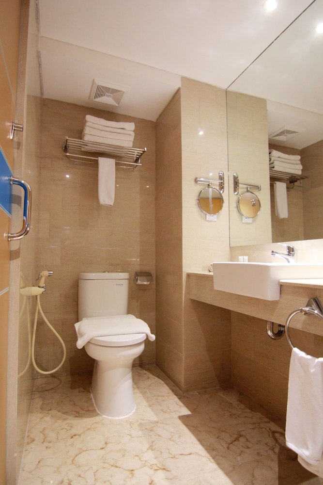 GRAND TEBU HOTEL 11/52