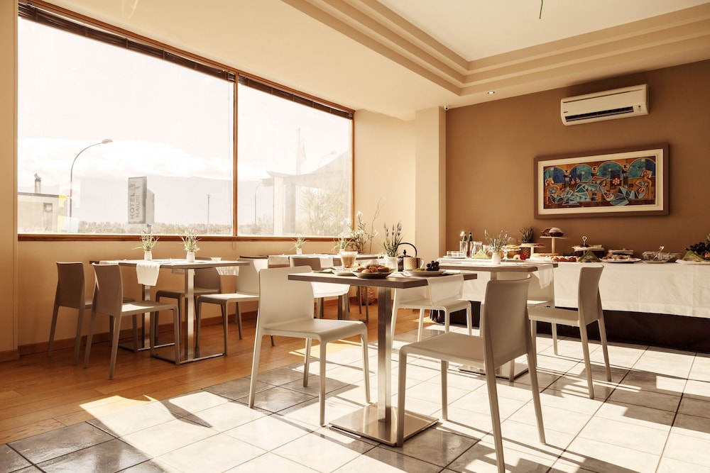Hotel Maiuri 33/49