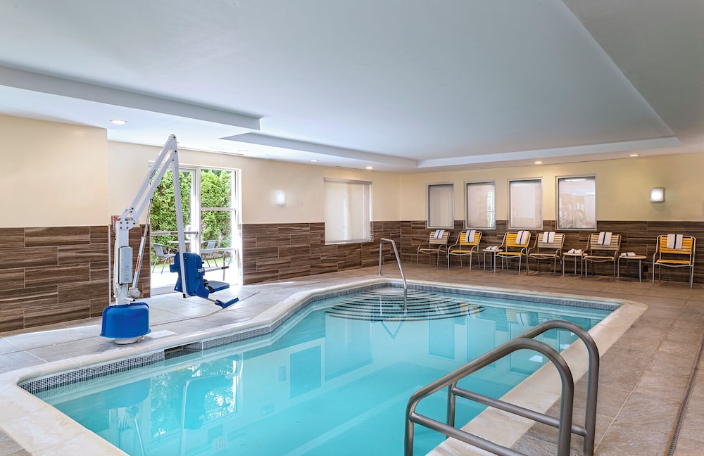 Fairfield Inn Medford Long Island 22/50