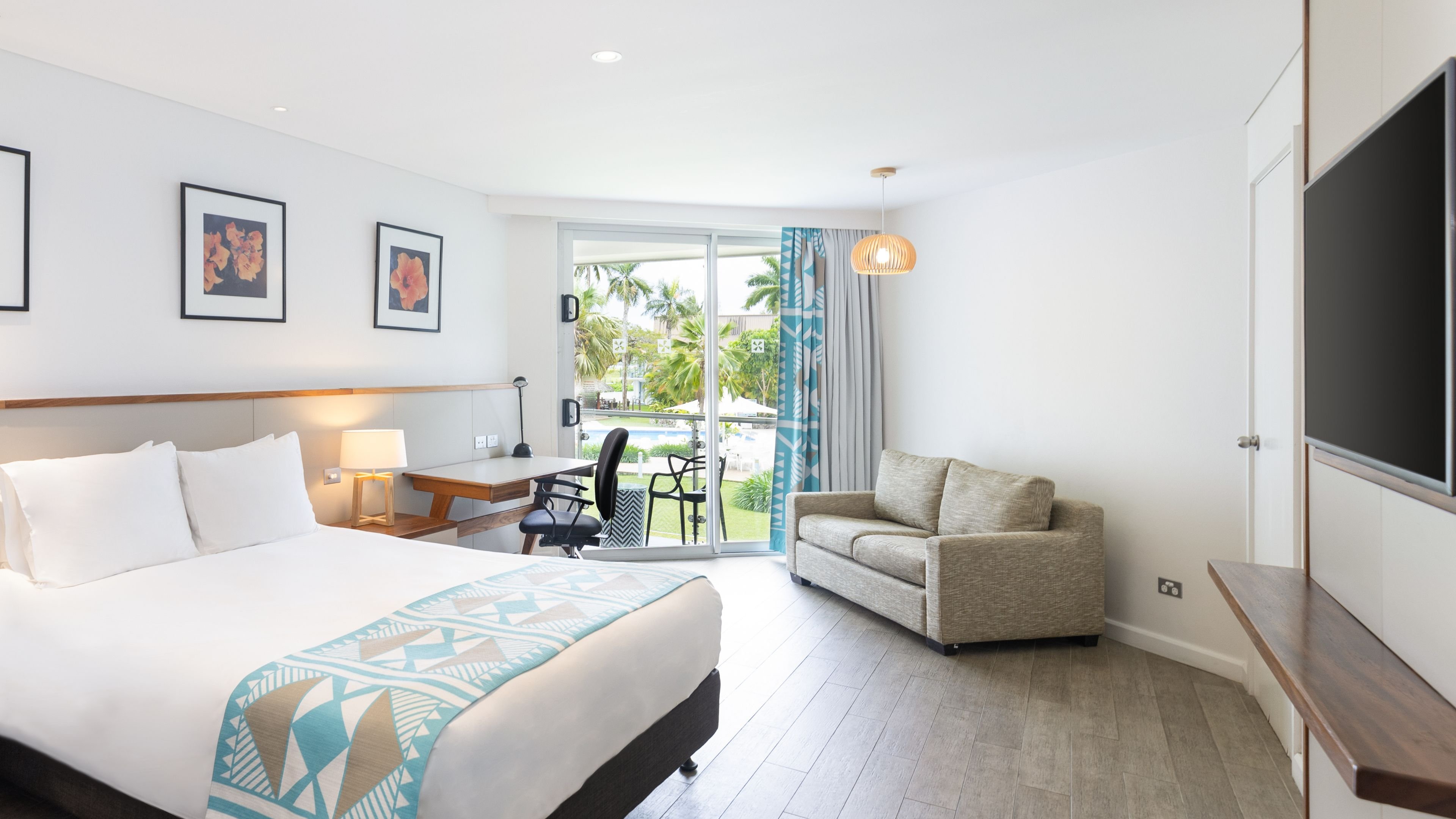 Ocean, Queen Bed, Sunset View, Sofa