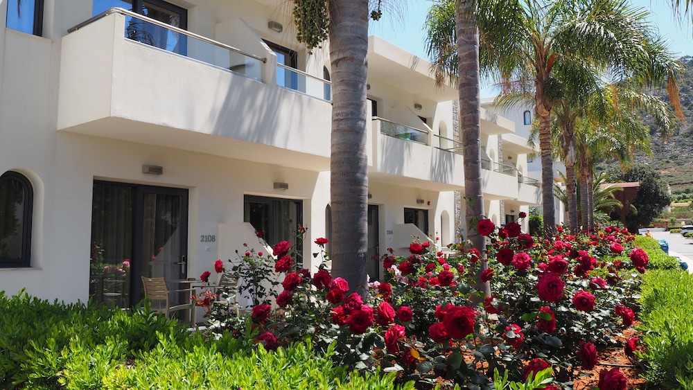 Cooee Kyknos Beach Hotel 5/75