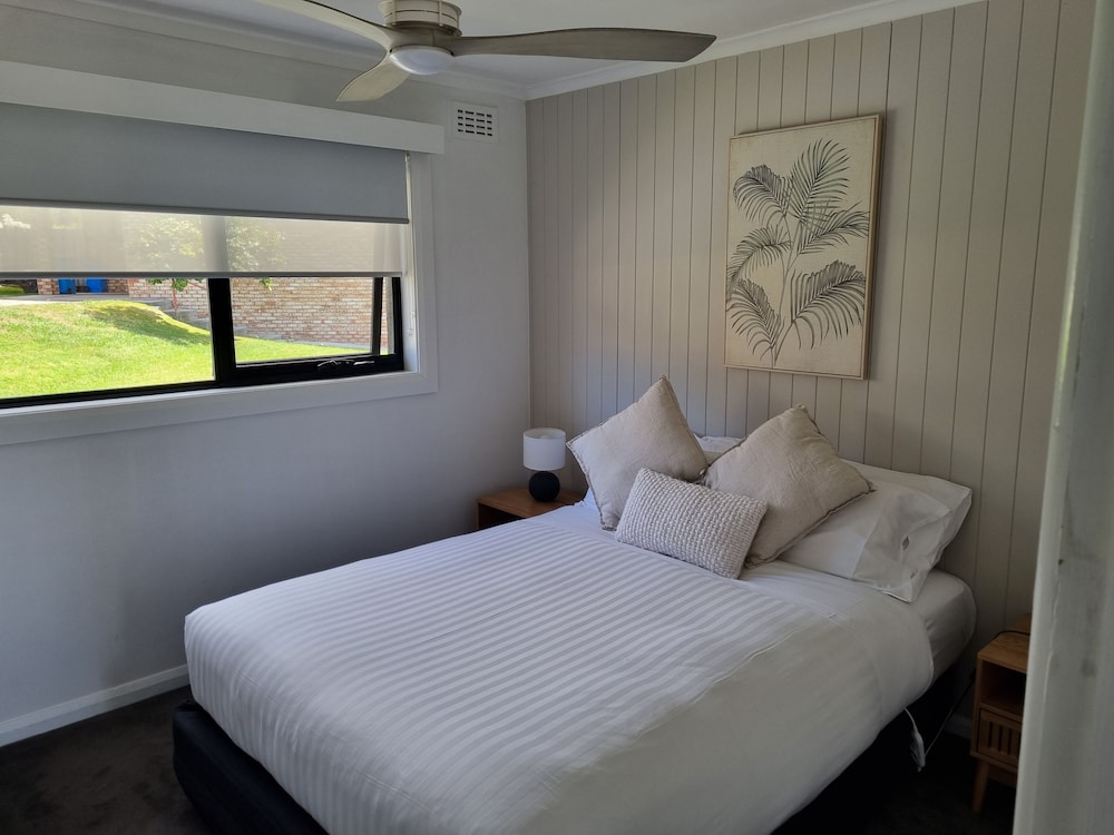 Georges Bay Apartments 5/50