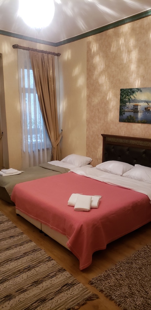 Istanbul Irish Hotel 11/40