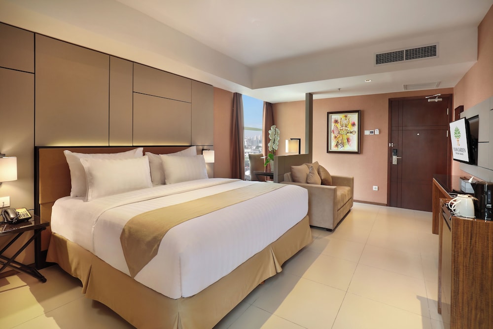 EXECUTIVE, DOUBLE BED, CITY VIEW