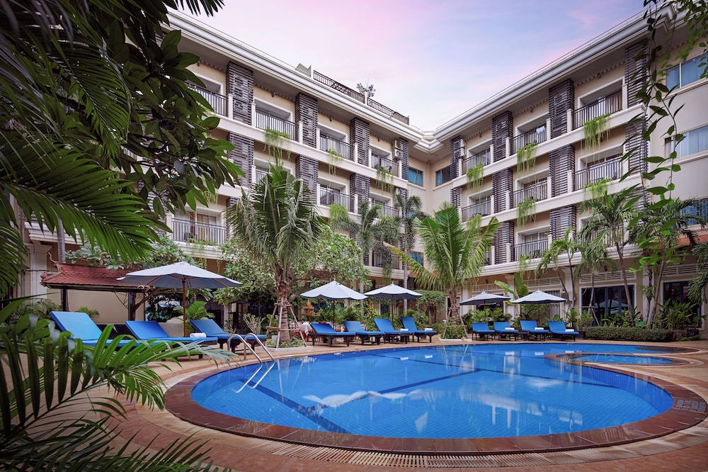 Angkor Holiday Hotel 55/58
