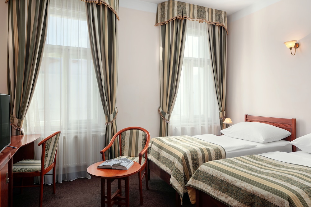 STANDARD, DOUBLE OR TWIN BED