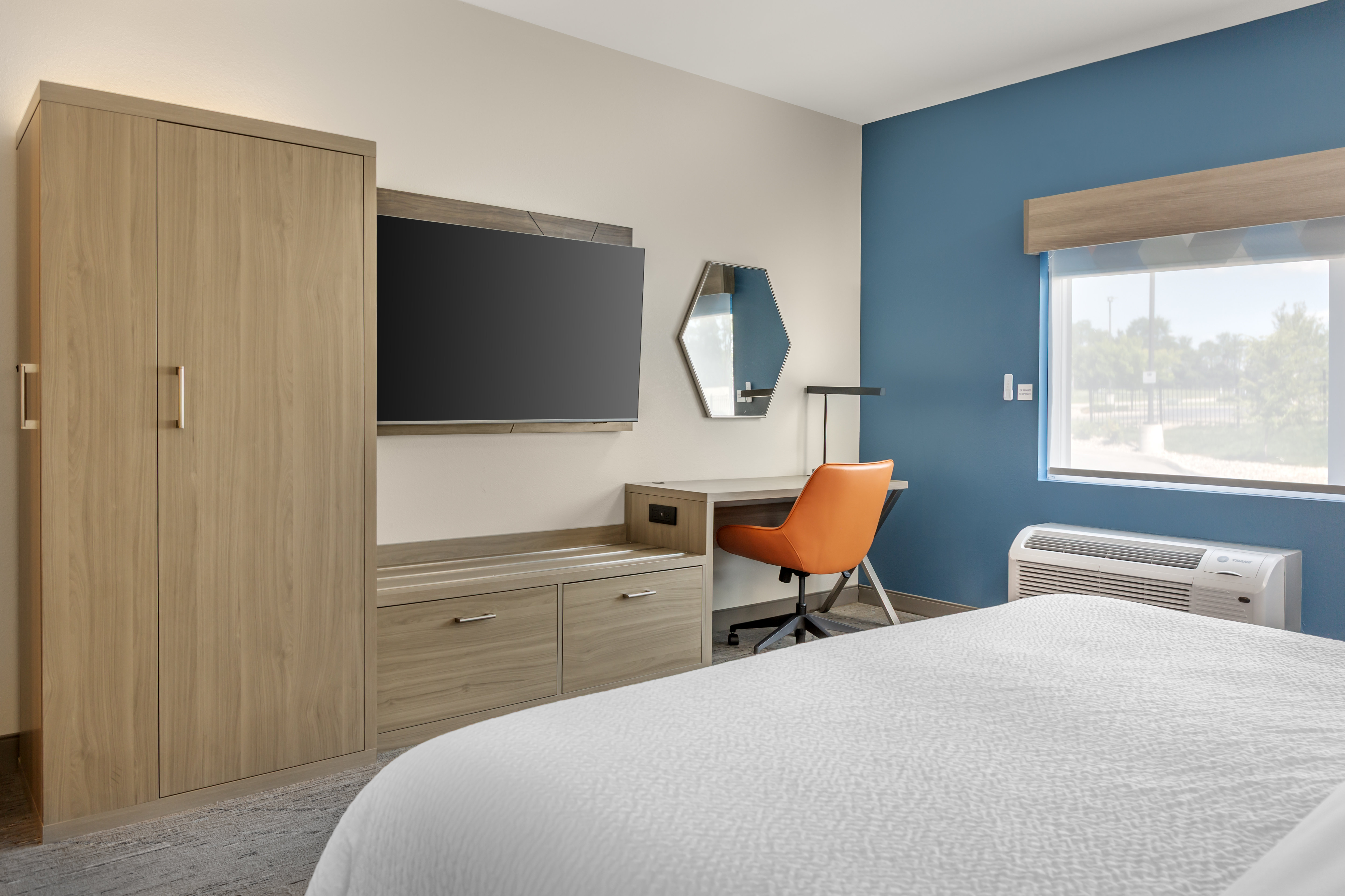 Holiday Inn Express and Suites Dry Ridge 57/63