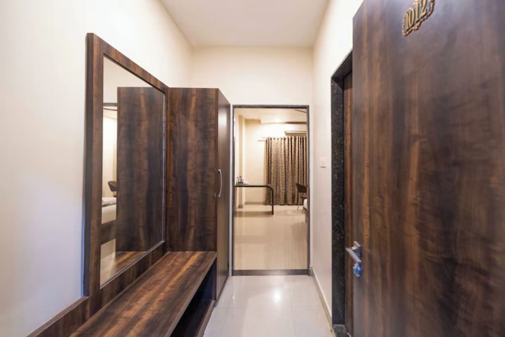 Hotel Sheetal International 25/52