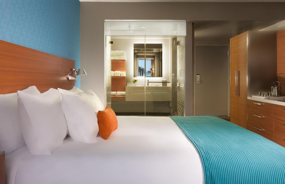 Shore Hotel 20/50
