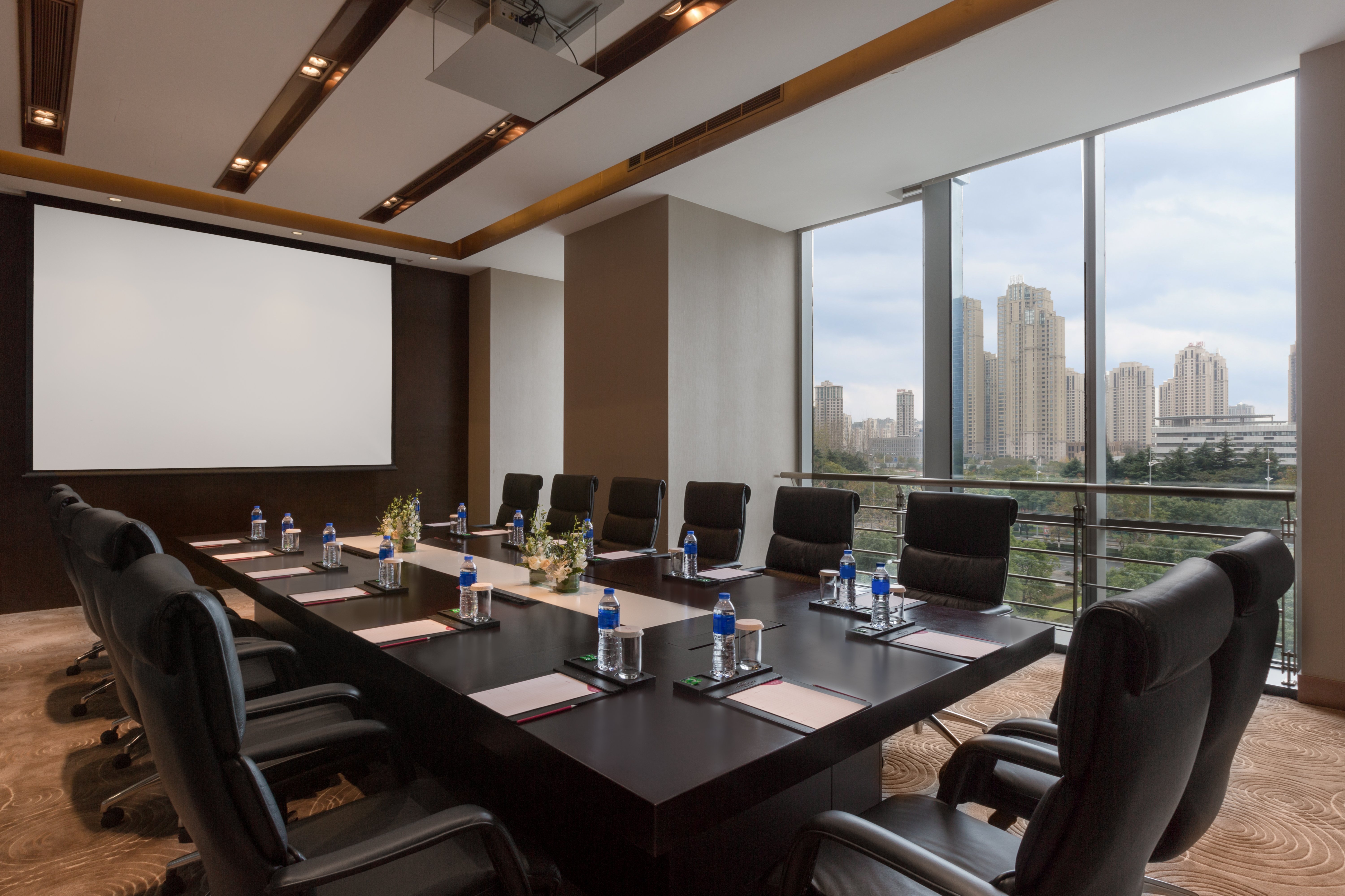 CROWNE PLAZA WUXI TAIHU 65/76