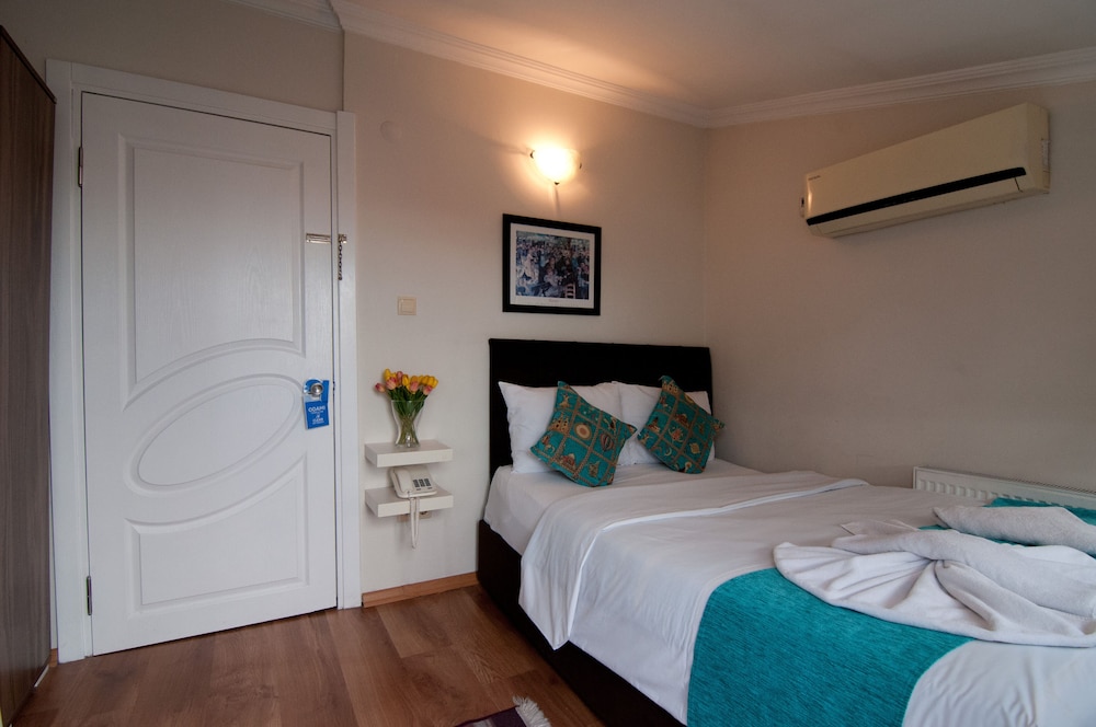Taksim Trust Hotel (ex Ilya Pera Hotel) 7/63