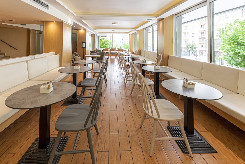 Parnon Hotel 40/45