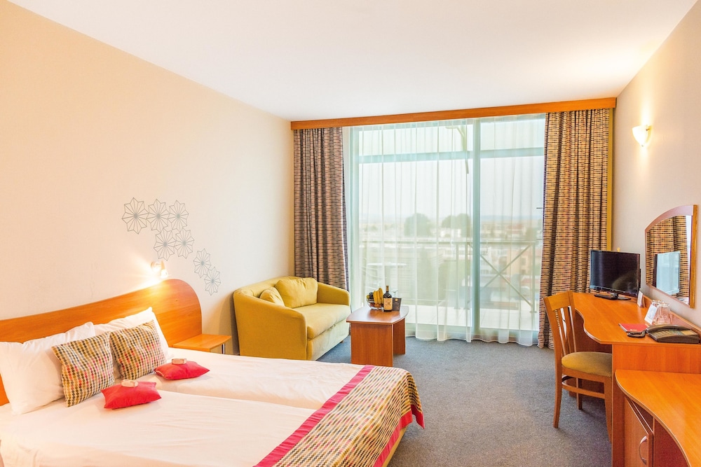 MPM Kalina Garden Hotel 38/63