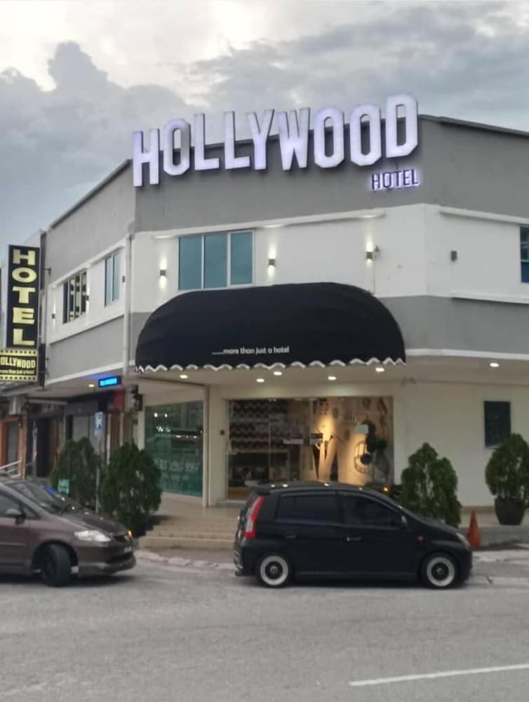 Hollywood Hotel 5/34
