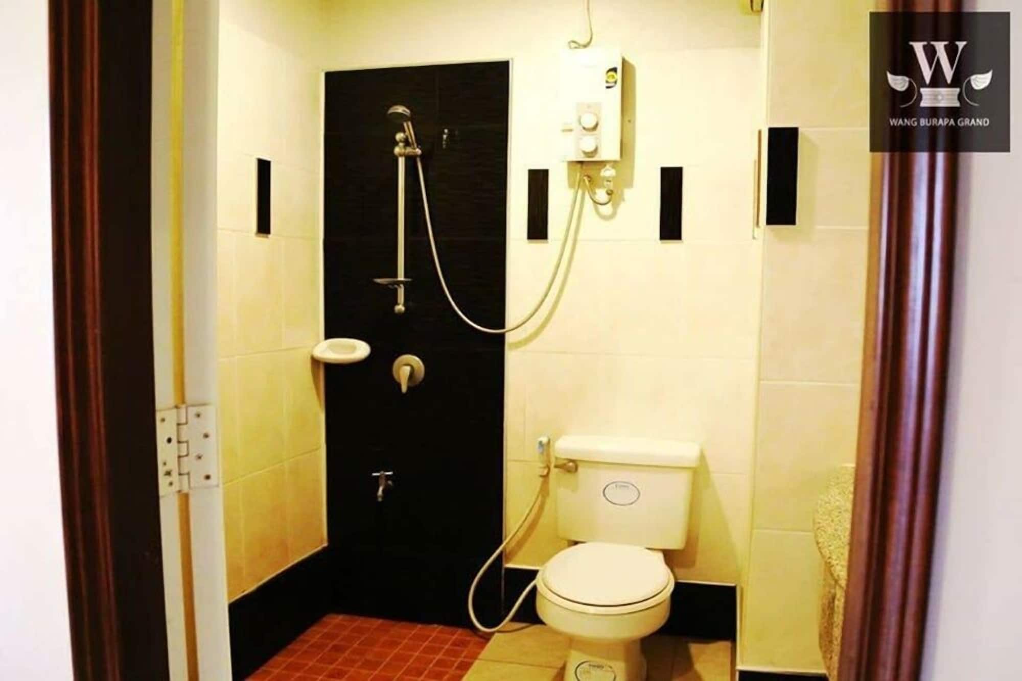 غرفة قياسية بسرير مزدوج، Wangburapa Grand Hotel 4/4