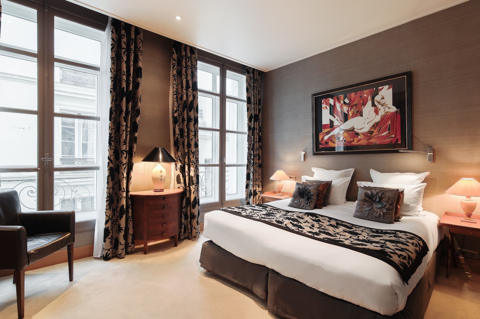 DELUXE, TWIN BEDS