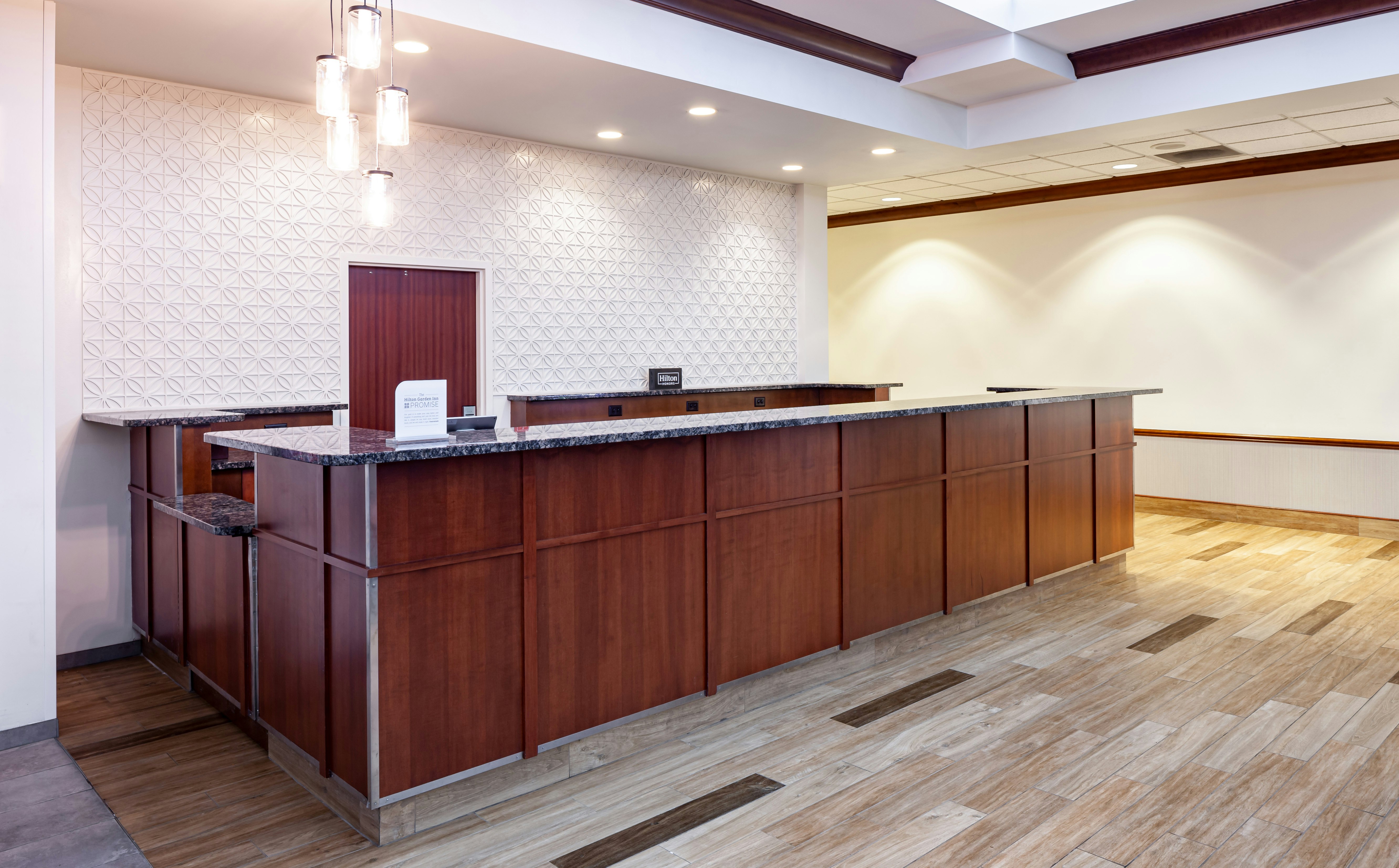 Lobby at Hilton Garden Inn Chicago Ohare Airport, DES PLAINES - IL