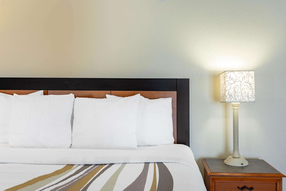 La Quinta Inn Huntsville Research Park 24/38