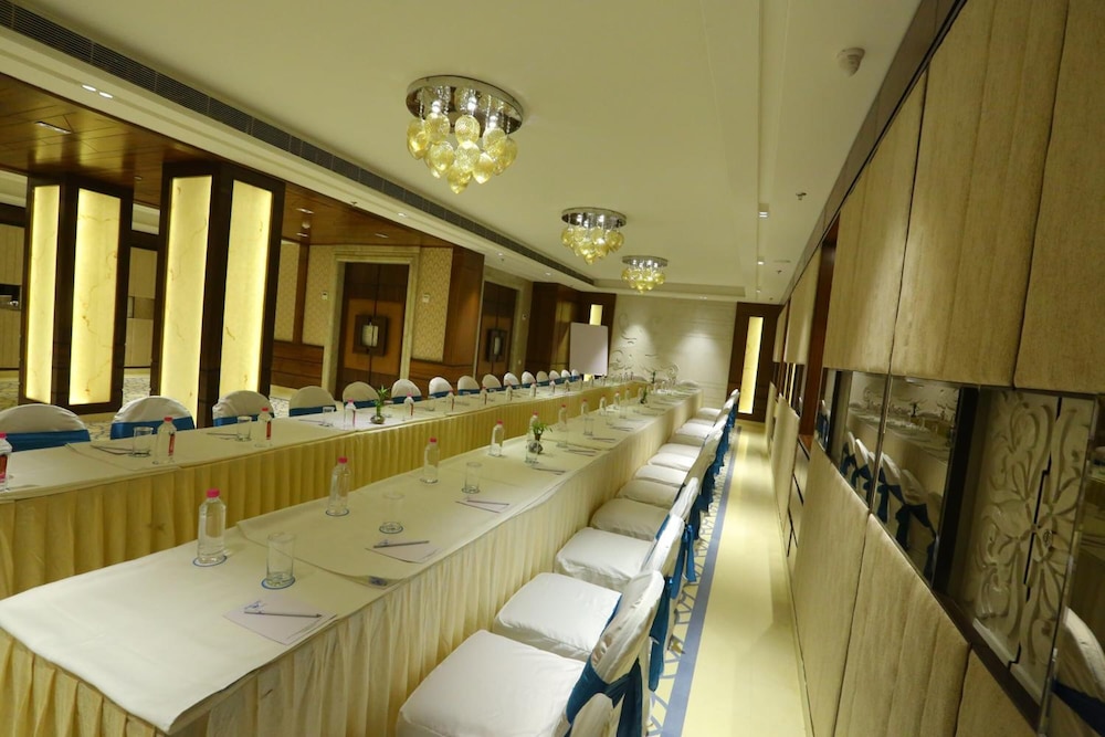The Wall Street Beacon, Jaipur (ex.The Wall Street Jaipur) 35/37