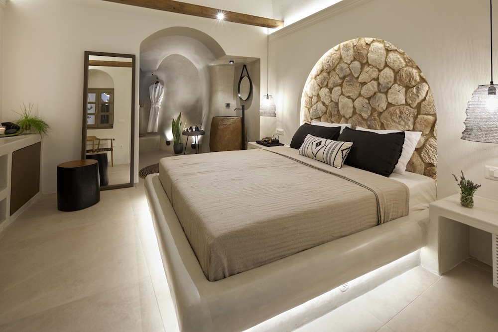 CAVE, DELUXE, SUITE, HOT TUB