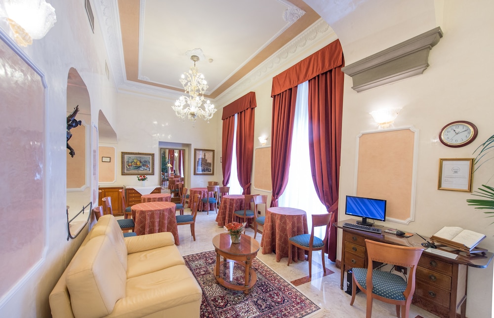 Strozzi Palace Hotel 32/42