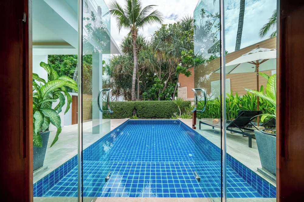La Flora Resort Patong 38/70