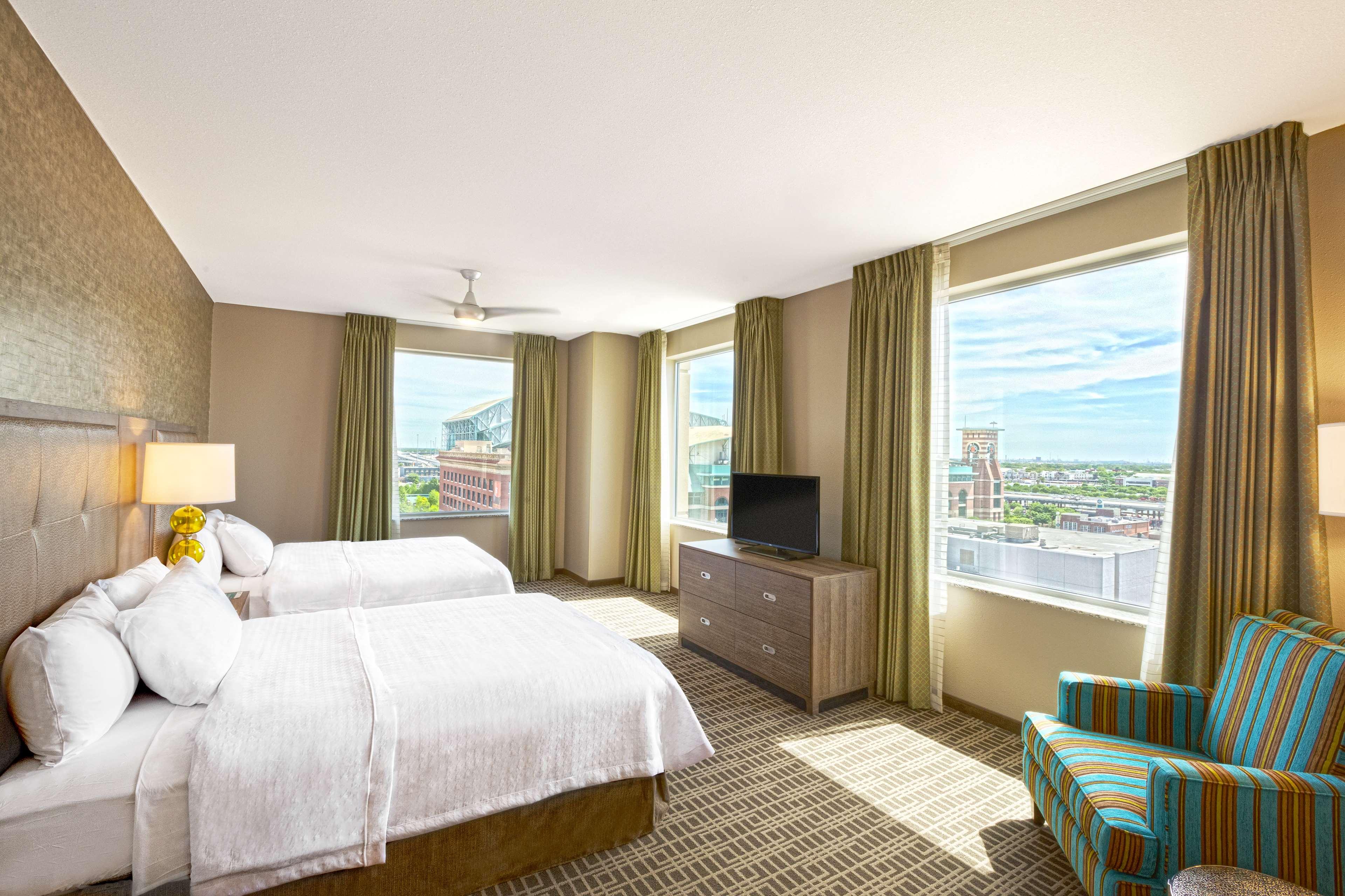 SUITE, 2 QUEEN BEDS, PARK VIEW, ACCESSIBLE