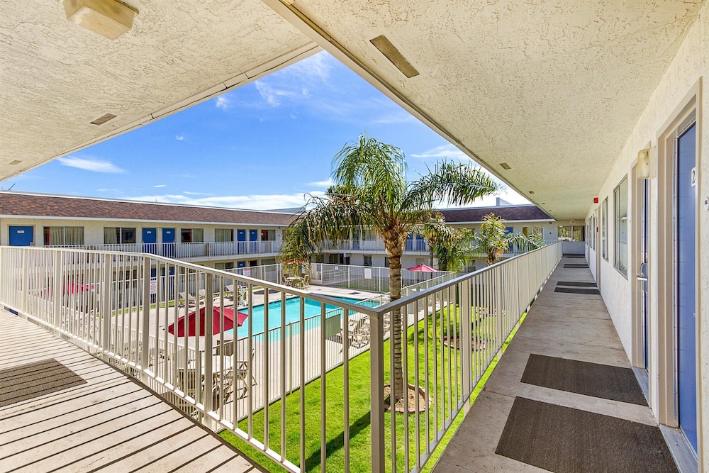 Motel6 Phoenix, AZ - North Bell Road 11/46