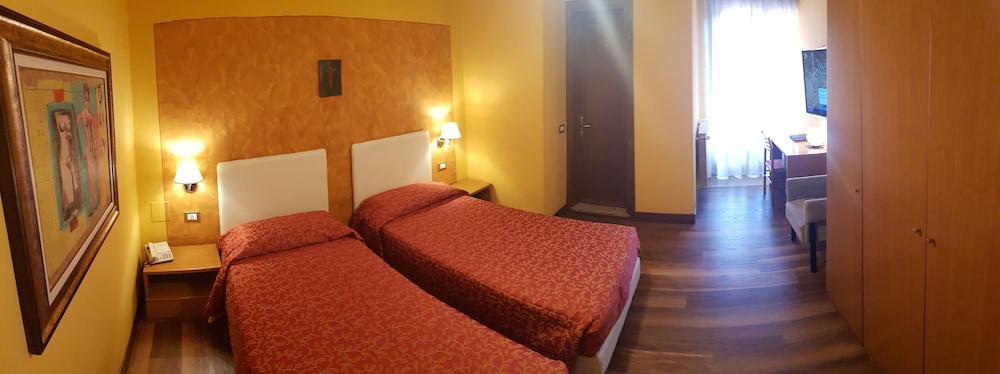 Hotel Diana 12/50