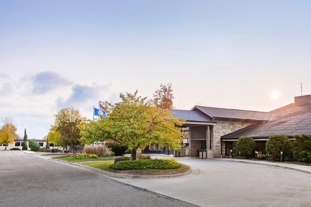 Arrowwood Resort And Conference Center 61/69