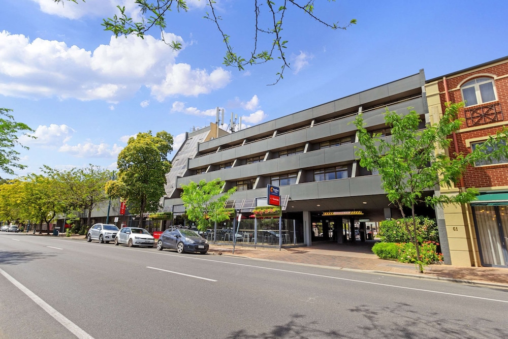 Mantra Meridien Adelaide 45/53