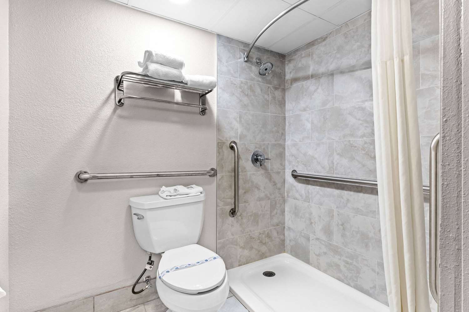 Days Inn by Wyndham Clayton 26/26