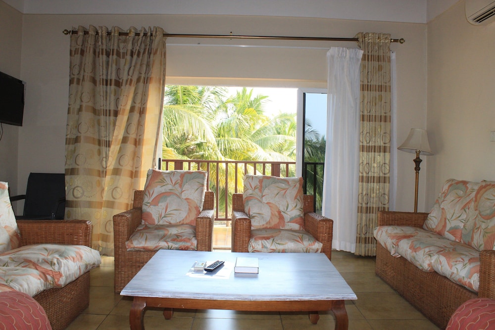 Bojo Beach Resort 25/50