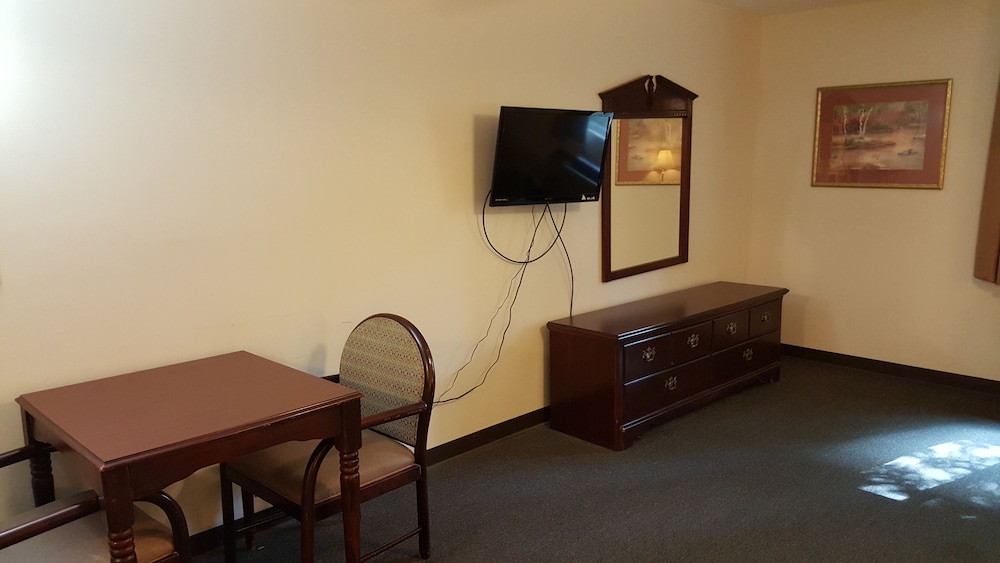 High Falls Hide-A-Way Lodging 30/49
