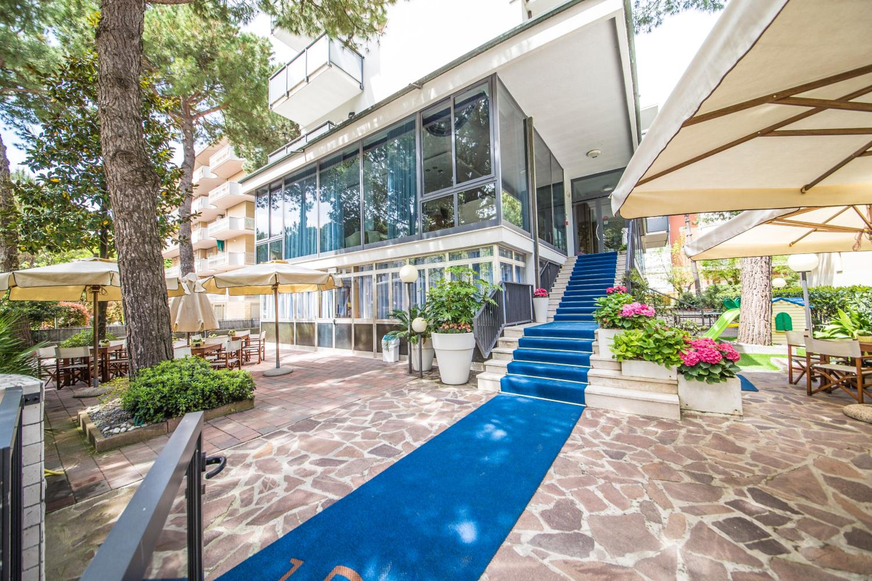 Hotel Renzo 4/50