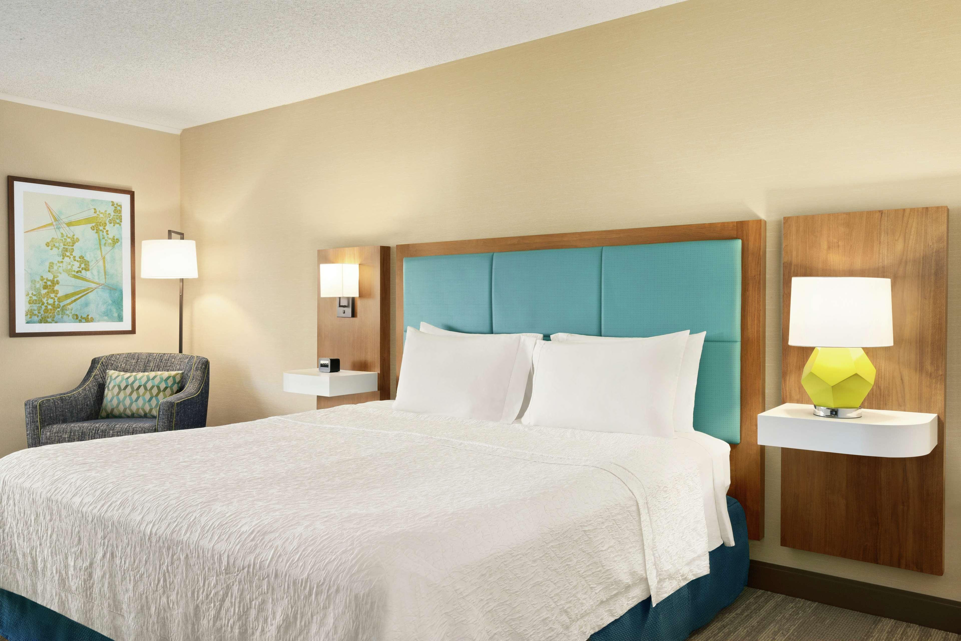 STUDIO, KING BED, SOFA, ACCESSIBLE