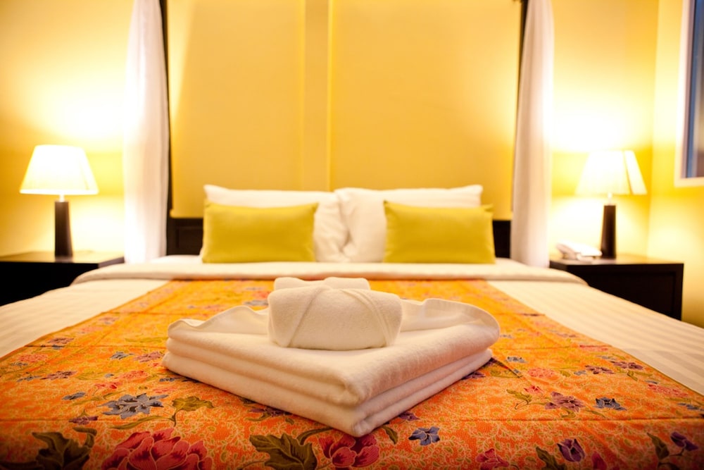 Baan Phuanda Phuket 27/79