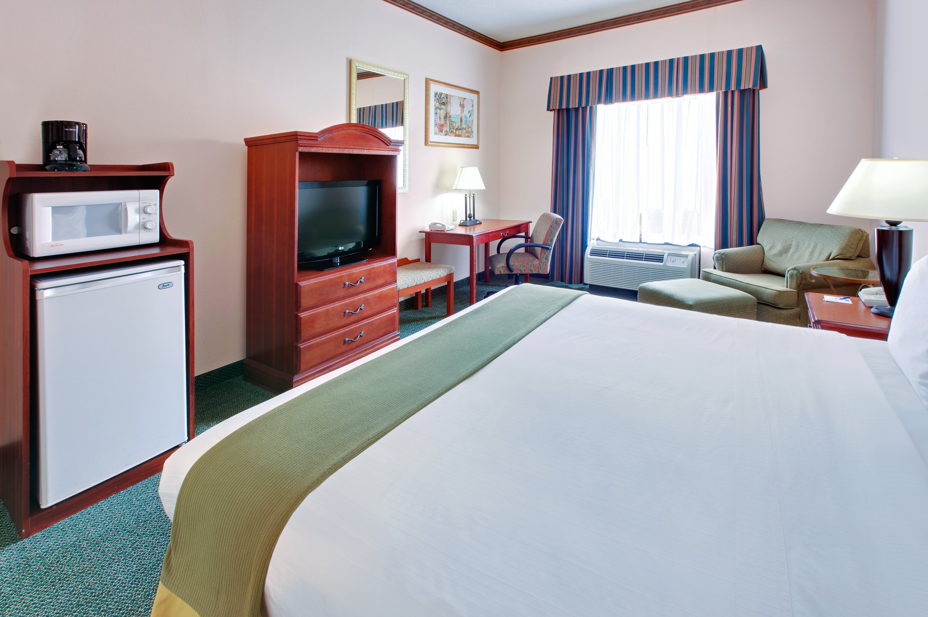 Holiday Inn Express Hotel And Suites Cleveland 19/35