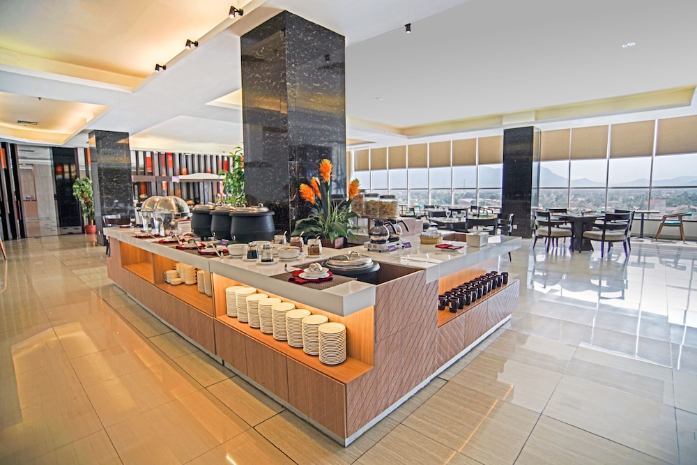 FOX Hotel Gorontalo 10/45