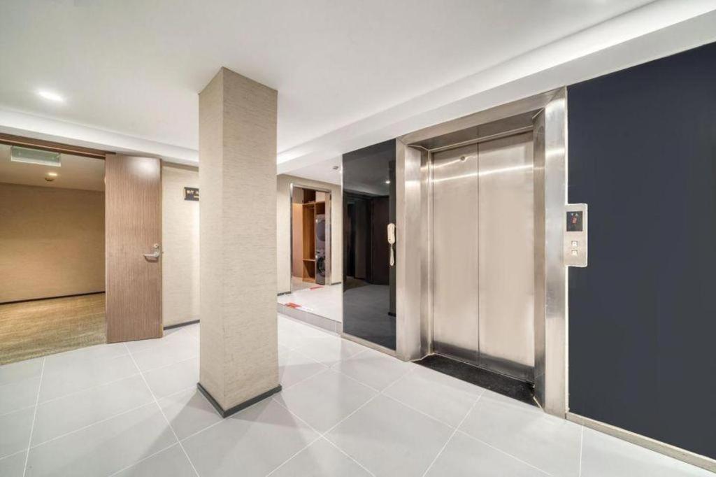 Jinjiang Inn Select (Shanghai Nanxiang Minzhu Street) 8/41