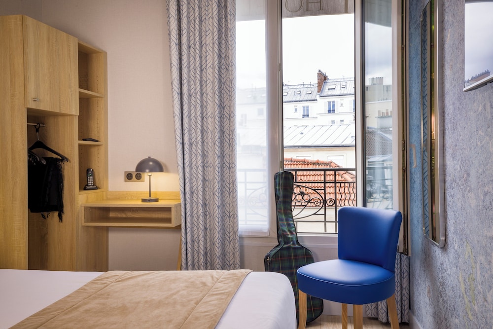HOTEL CHARLEMAGNE 29/53