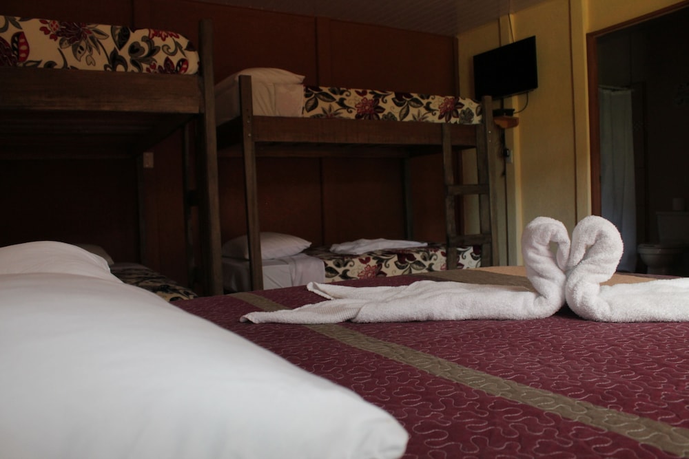 Greemount Hotel 33/65