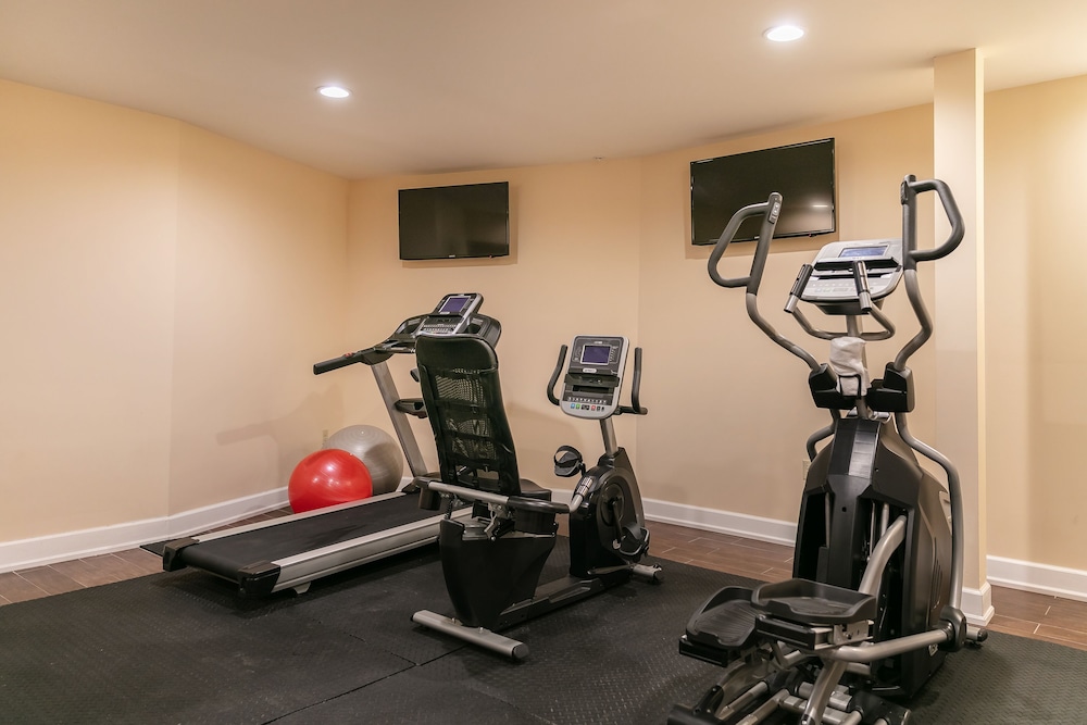 Bicycle Street Inn and Suites 24/50