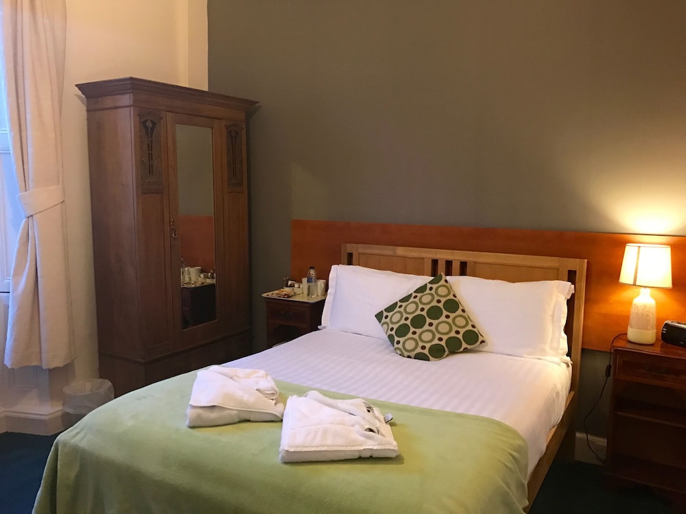 Glenlossie Guest House 8/35