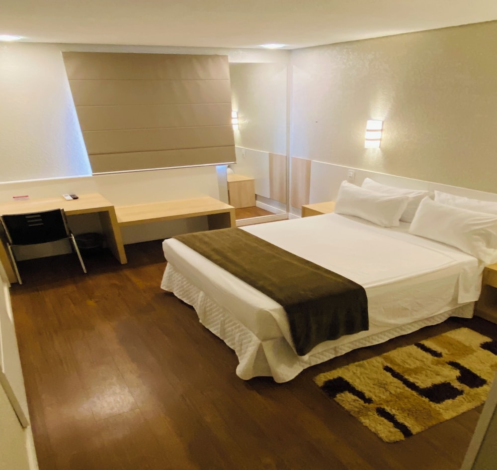 Thomasi Hotel 14/39